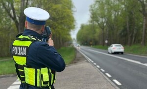 Bez uprawnień, bez pasów i ponad 30 km/h za szybko